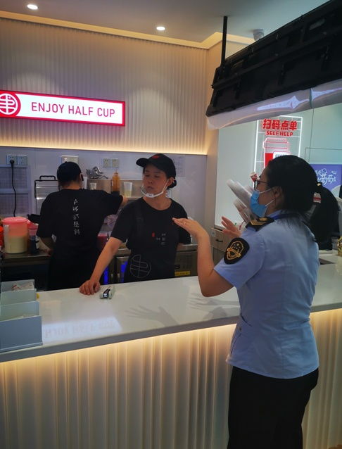 周三“查”餐廳，守護“舌尖上的安全”——聚焦網(wǎng)絡(luò)餐飲服務(wù)食品安全專項檢查